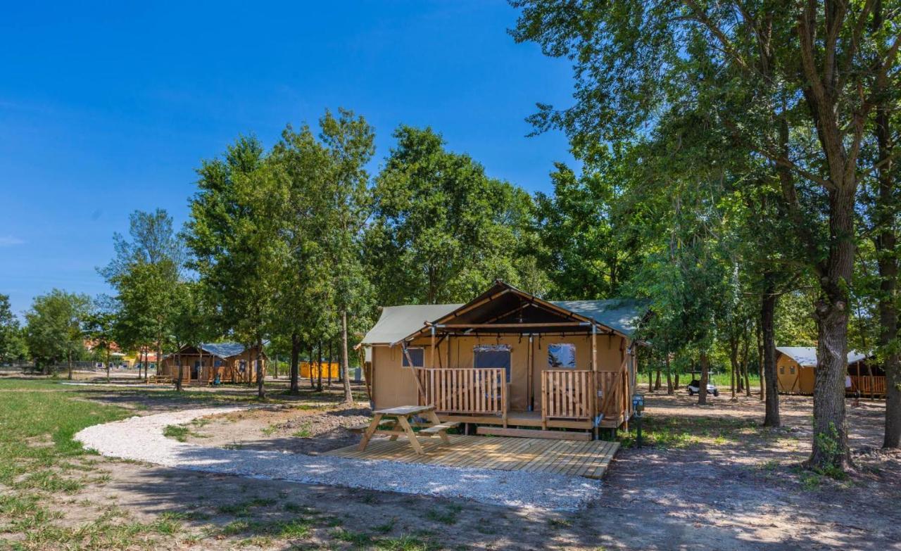 Agriturismo Tenuta Regina - Glamping Luxury Lodges And Apartments Palazzolo dello Stella Екстер'єр фото