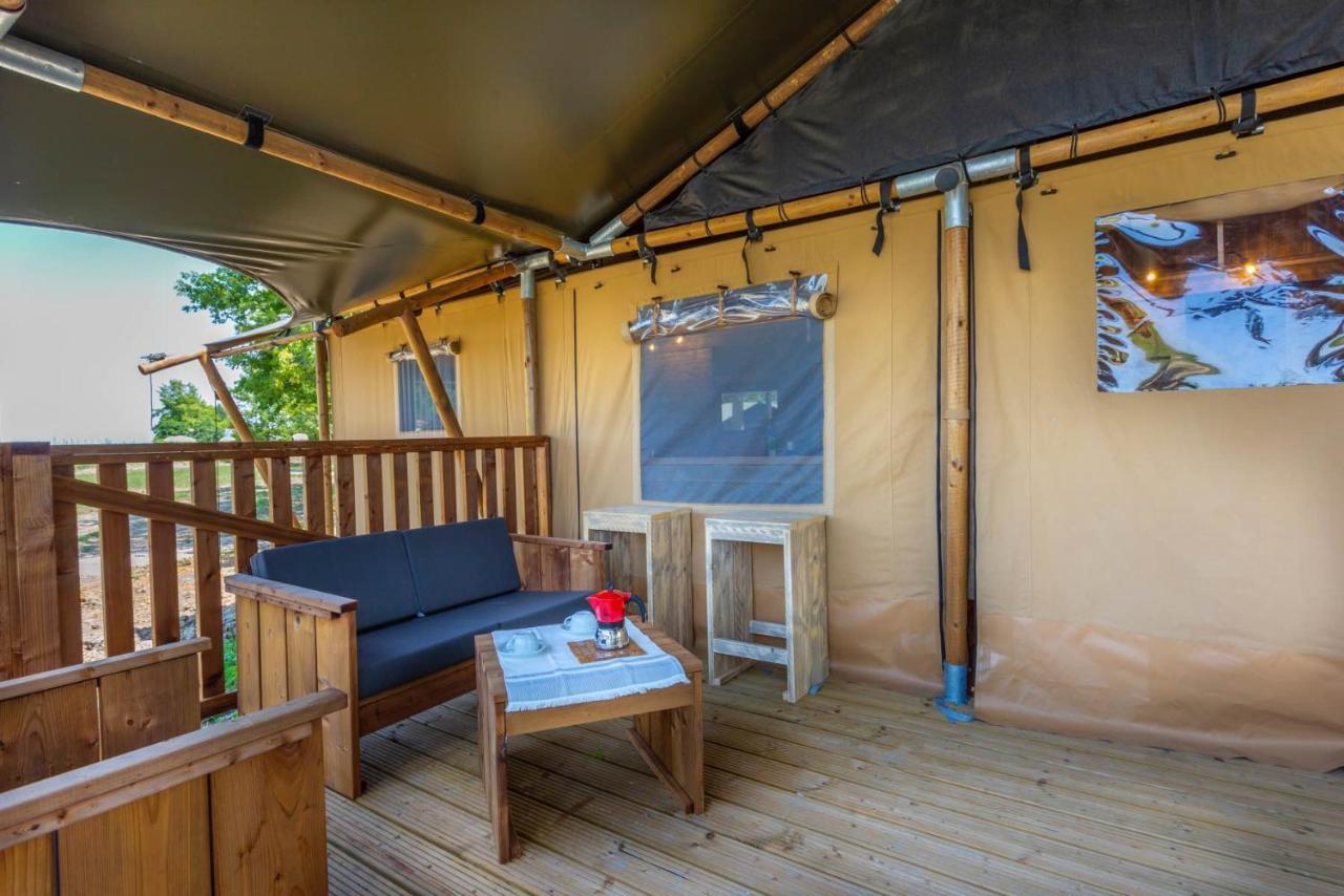 Agriturismo Tenuta Regina - Glamping Luxury Lodges And Apartments Palazzolo dello Stella Екстер'єр фото