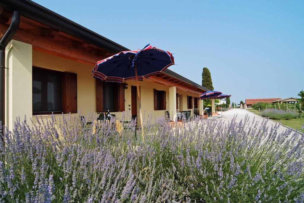 Agriturismo Tenuta Regina - Glamping Luxury Lodges And Apartments Palazzolo dello Stella Екстер'єр фото