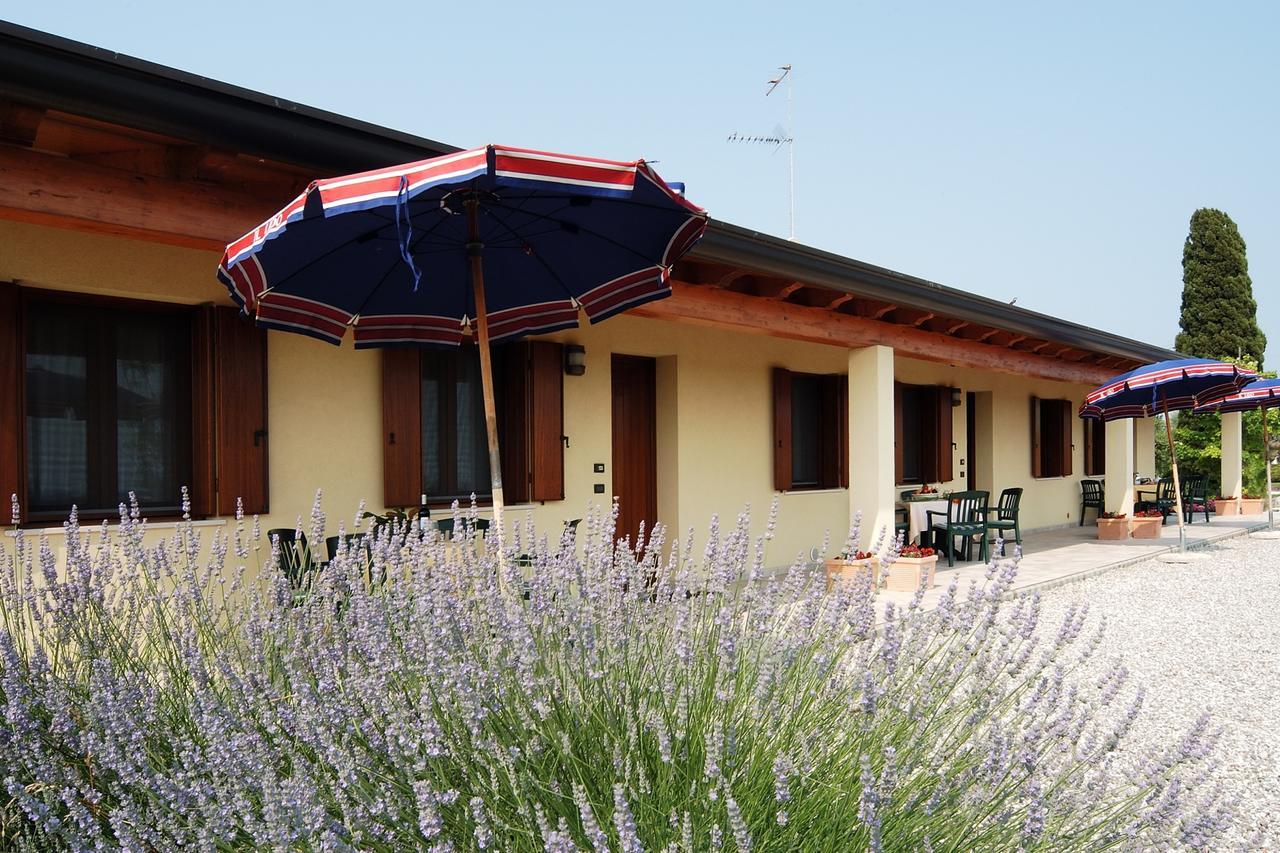 Agriturismo Tenuta Regina - Glamping Luxury Lodges And Apartments Palazzolo dello Stella Екстер'єр фото
