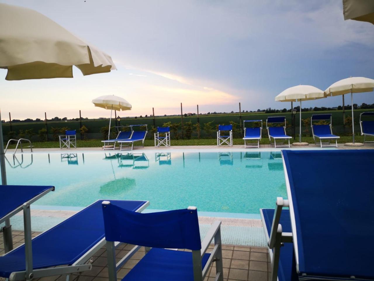 Agriturismo Tenuta Regina - Glamping Luxury Lodges And Apartments Palazzolo dello Stella Екстер'єр фото