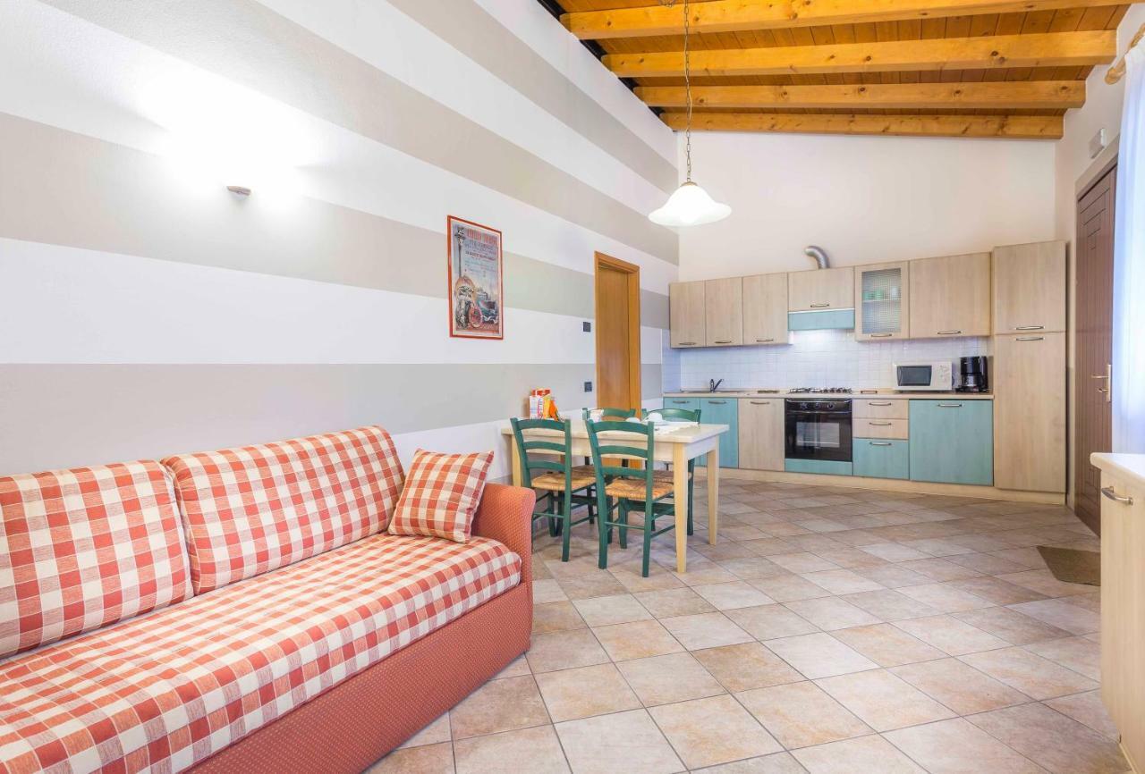 Agriturismo Tenuta Regina - Glamping Luxury Lodges And Apartments Palazzolo dello Stella Екстер'єр фото