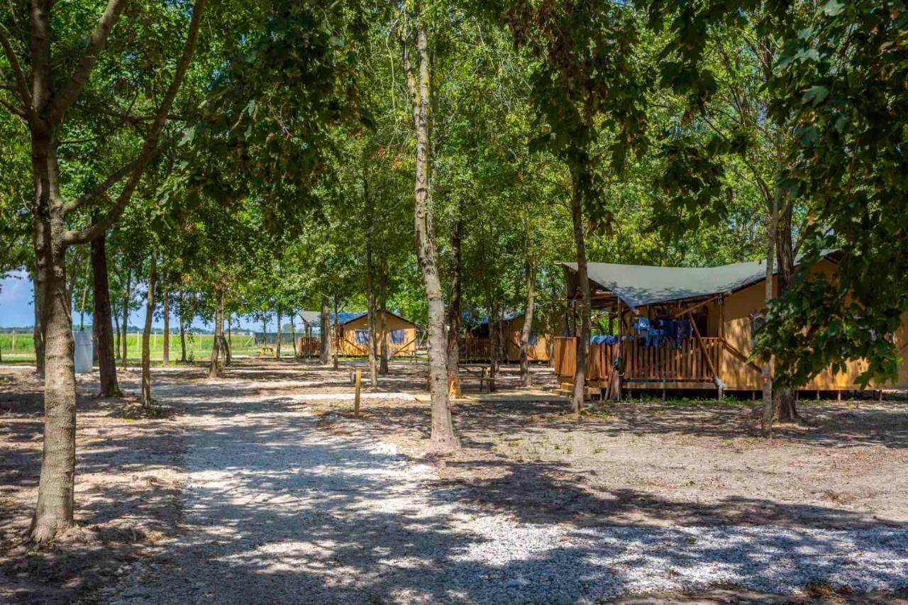 Agriturismo Tenuta Regina - Glamping Luxury Lodges And Apartments Palazzolo dello Stella Екстер'єр фото